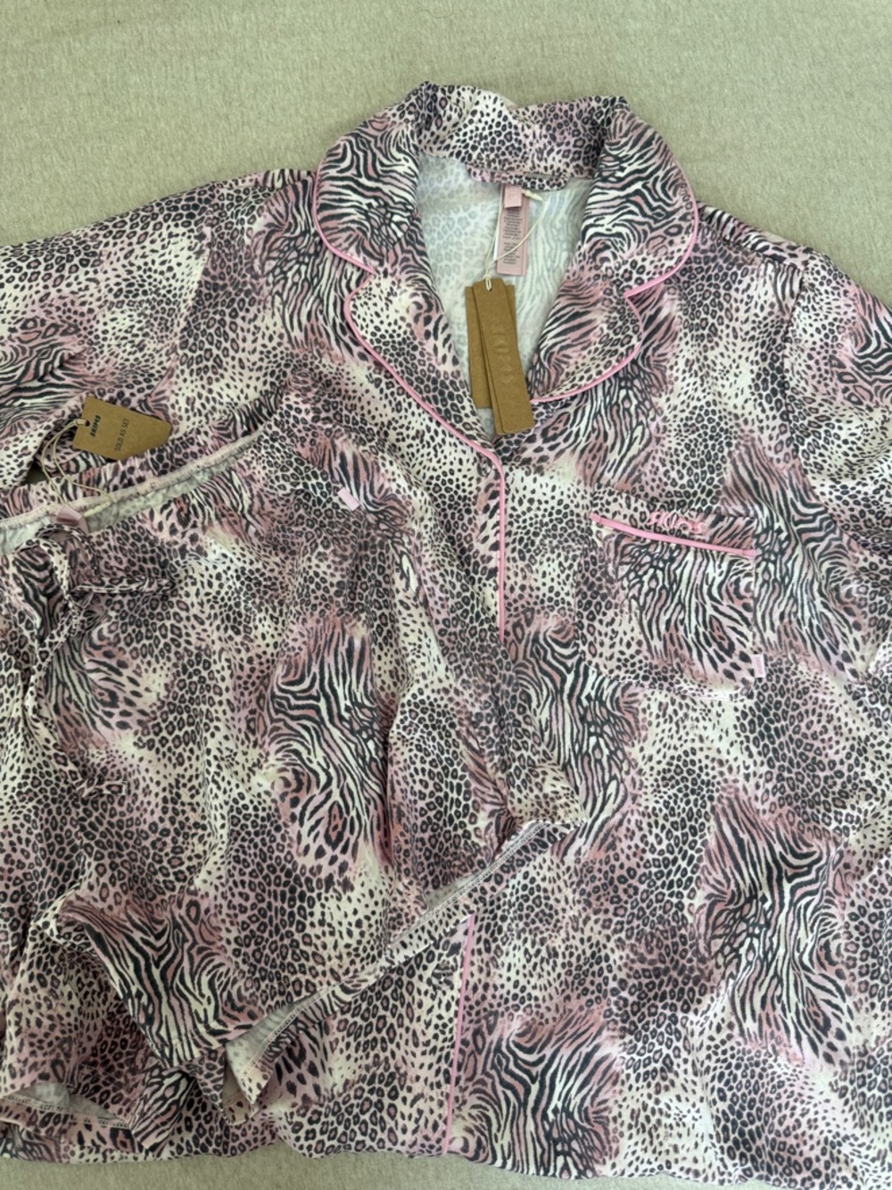 SKIMS Sleep Bloom Mini Multi Animal Print Short Sleeve Set - Picture 3 of 5